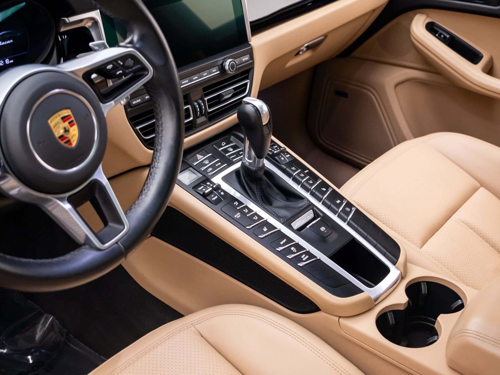 Used 2021 Porsche Macan AWD/4WD image 11