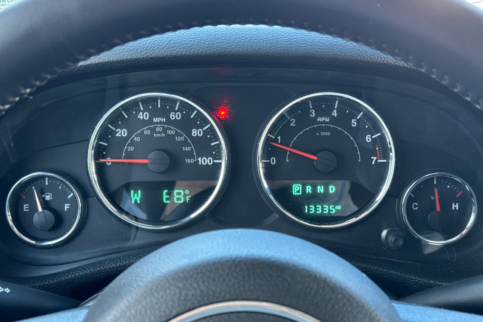 Used 2015 Jeep Wrangler Unlimited Sahara w/ Connectivity Group AWD/4WD image 22