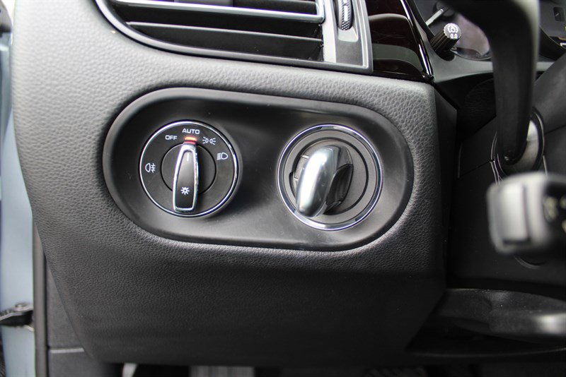 Used 2022 Porsche Macan AWD/4WD image 18