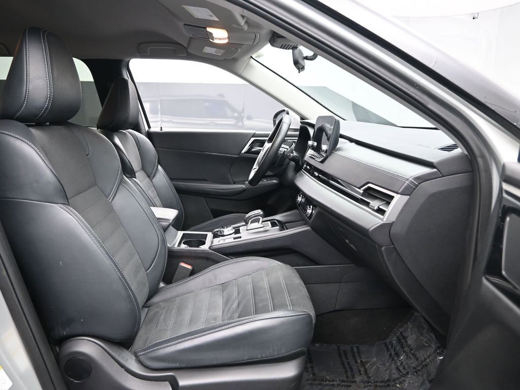 Used 2024 Mitsubishi Outlander SE image 36
