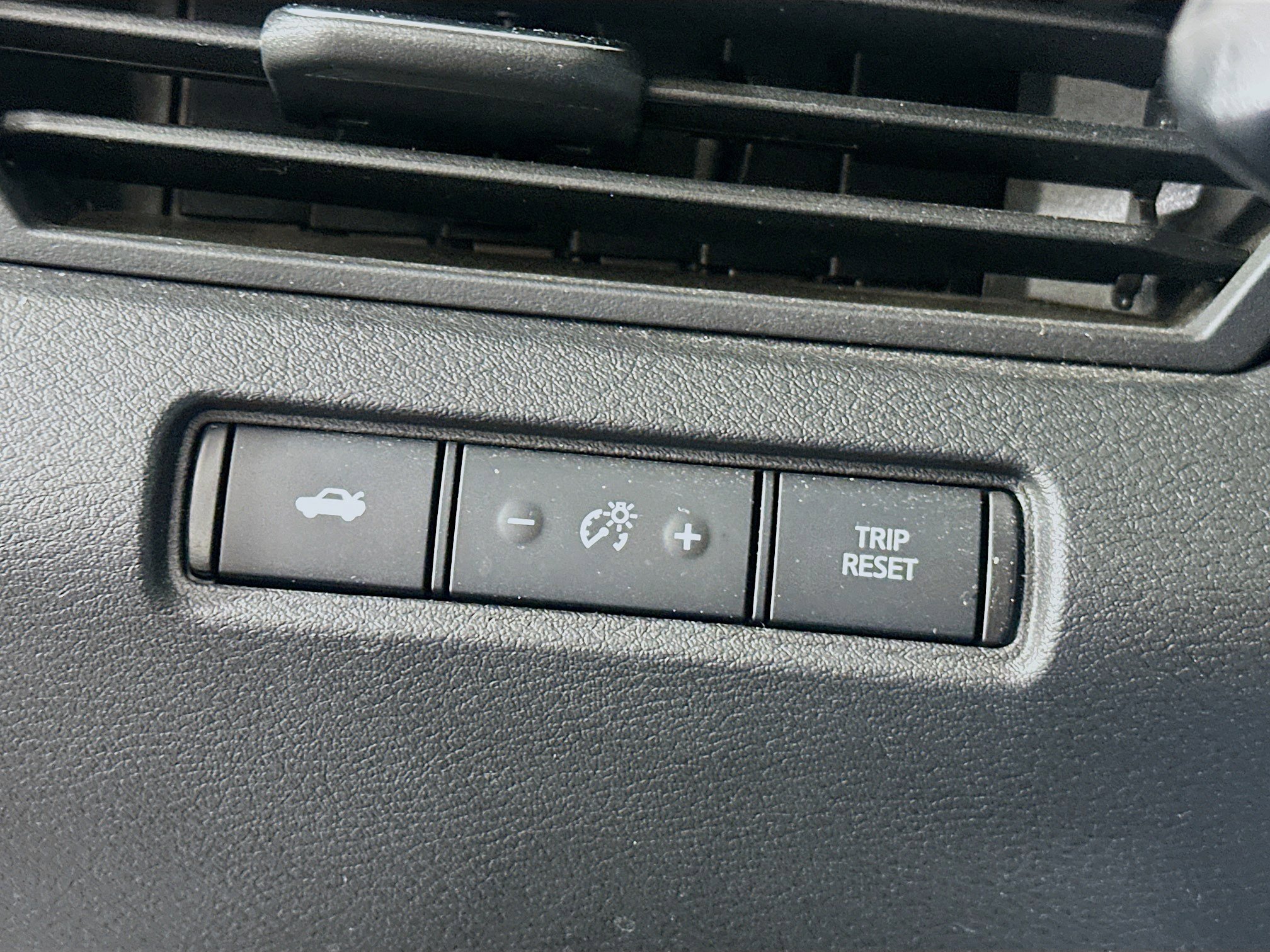 Used 2025 Nissan Altima 2.5 SV image 17