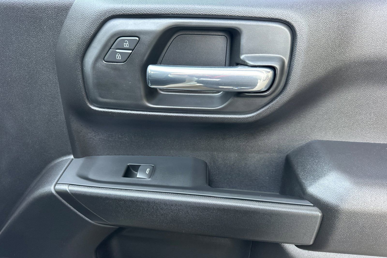 Used 2026 Chevrolet Silverado 1500 Custom w/ LPO, Dark Essentials Package image 21