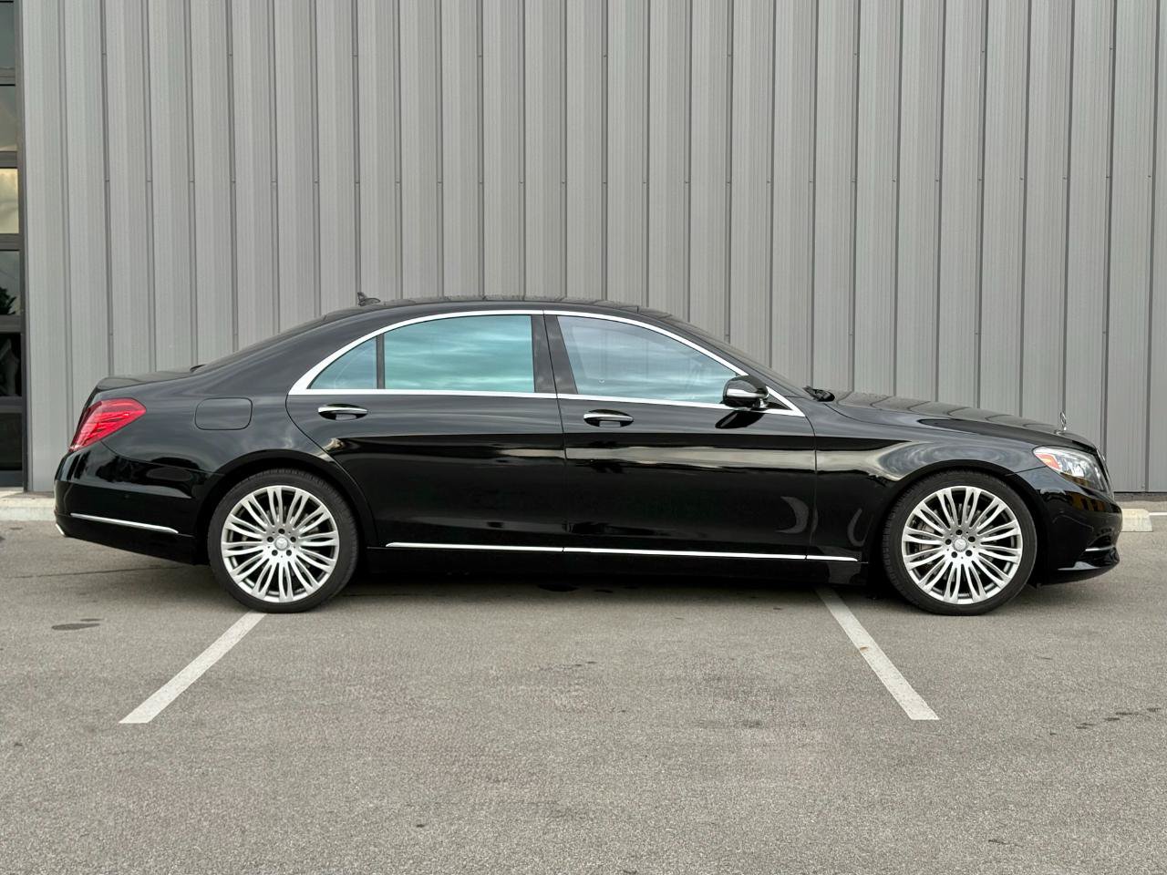 Used 2015 Mercedes-Benz S 550 Sedan image 4