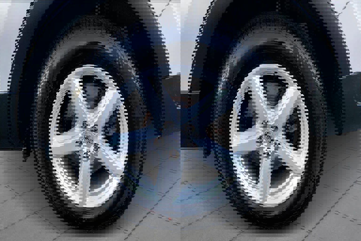 Used 2018 Ford Explorer XLT w/ Equipment Group 202A image 11