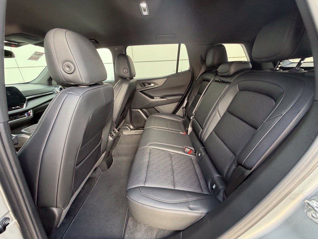 Used 2025 Chevrolet Equinox LT w/ Convenience Package II AWD/4WD image 19
