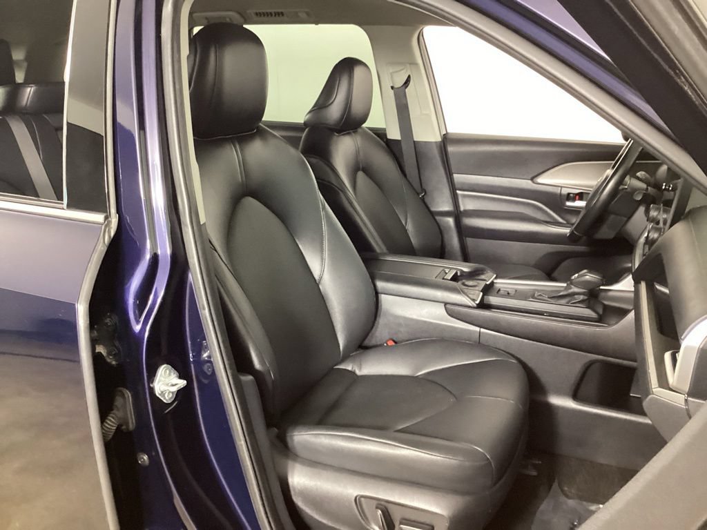 Used 2024 Toyota Grand Highlander AWD image 39