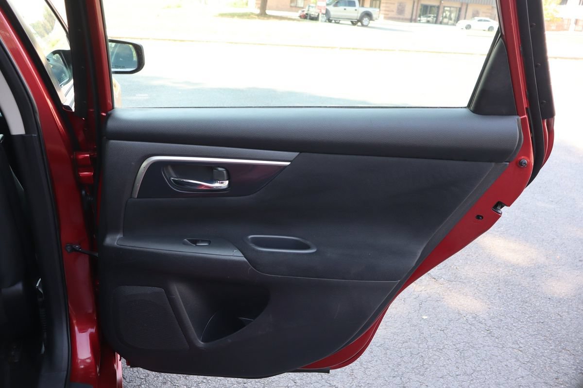 Used 2014 Nissan Altima 2.5 S FWD image 25