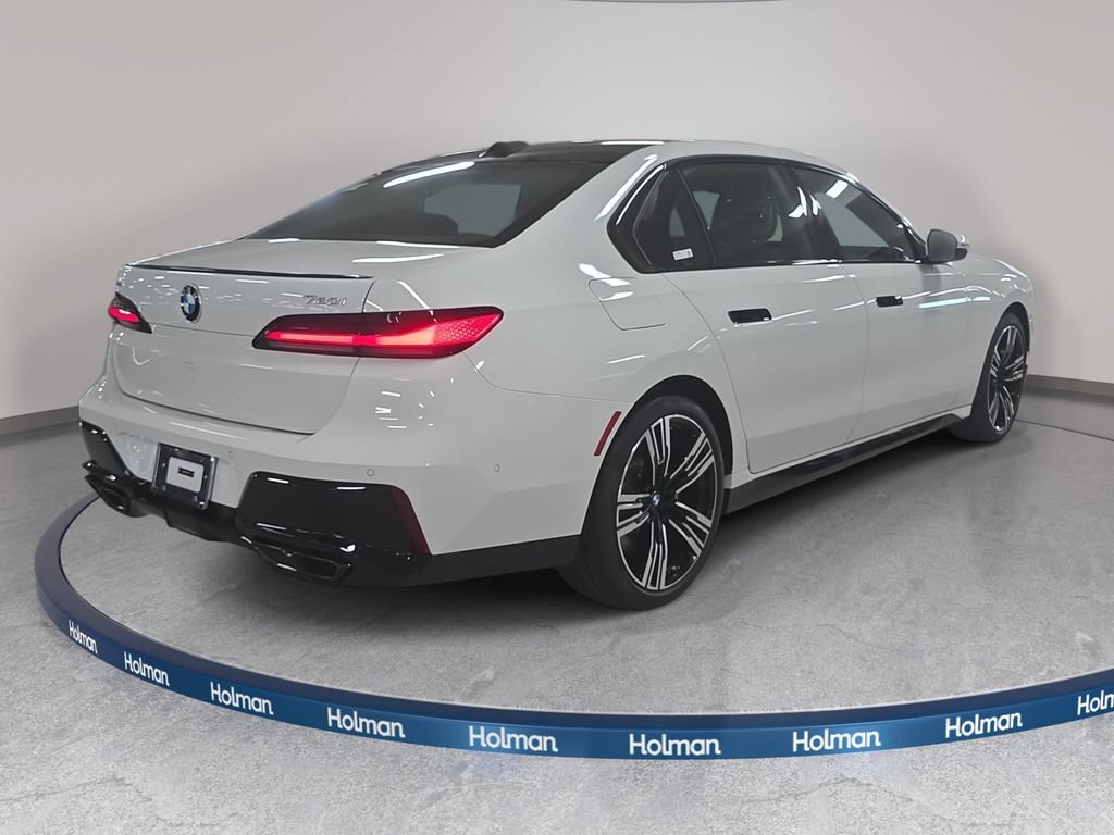 New 2026 BMW 760i xDrive w/ Luxury Rear Seating Package AWD/4WD image 4