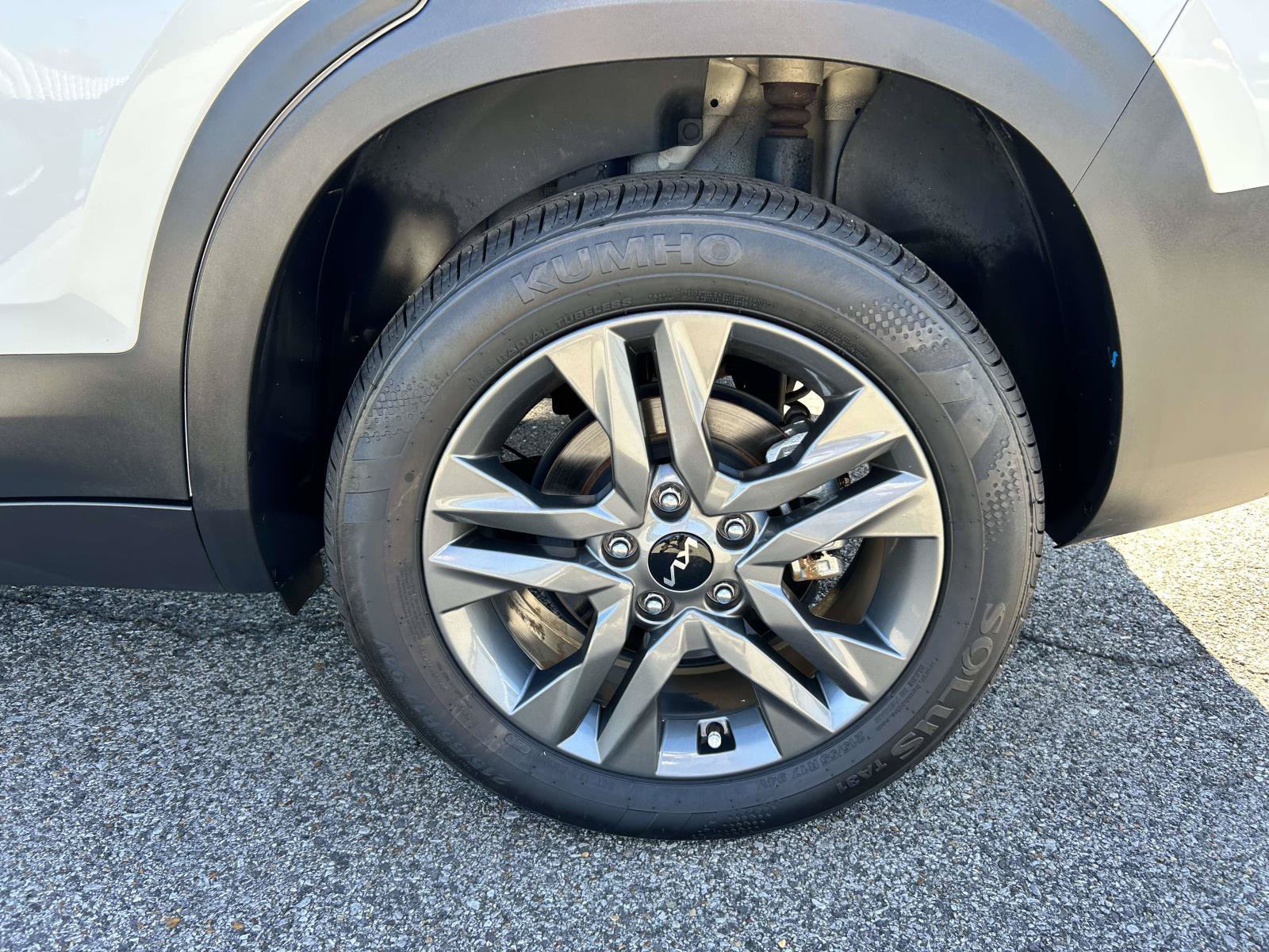 Used 2023 Kia Seltos LX AWD/4WD image 7
