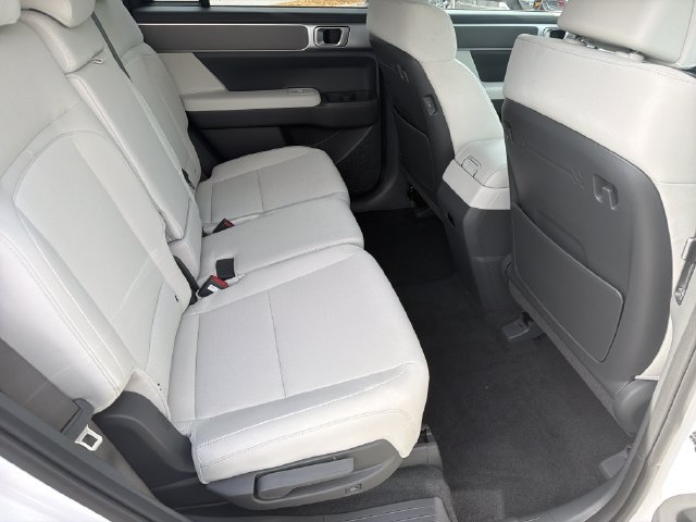 New 2026 Hyundai Santa Fe SE FWD image 17