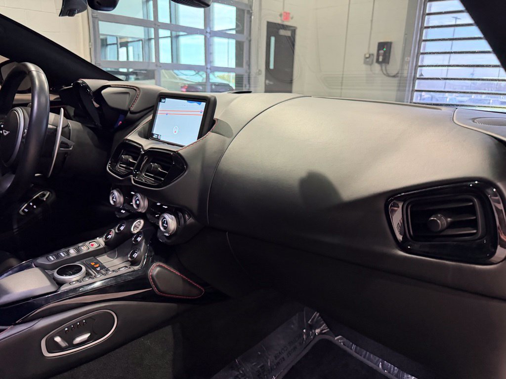 Used 2020 Aston Martin V8 Vantage Coupe RWD image 34