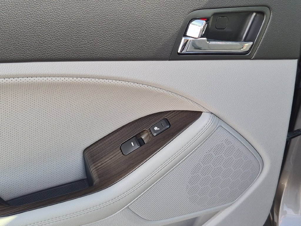 Used 2013 Kia Optima EX w/ Premium Pkg FWD image 17
