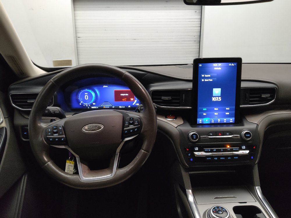 Used 2020 Ford Explorer Platinum w/ Premium Technology Package AWD/4WD image 22