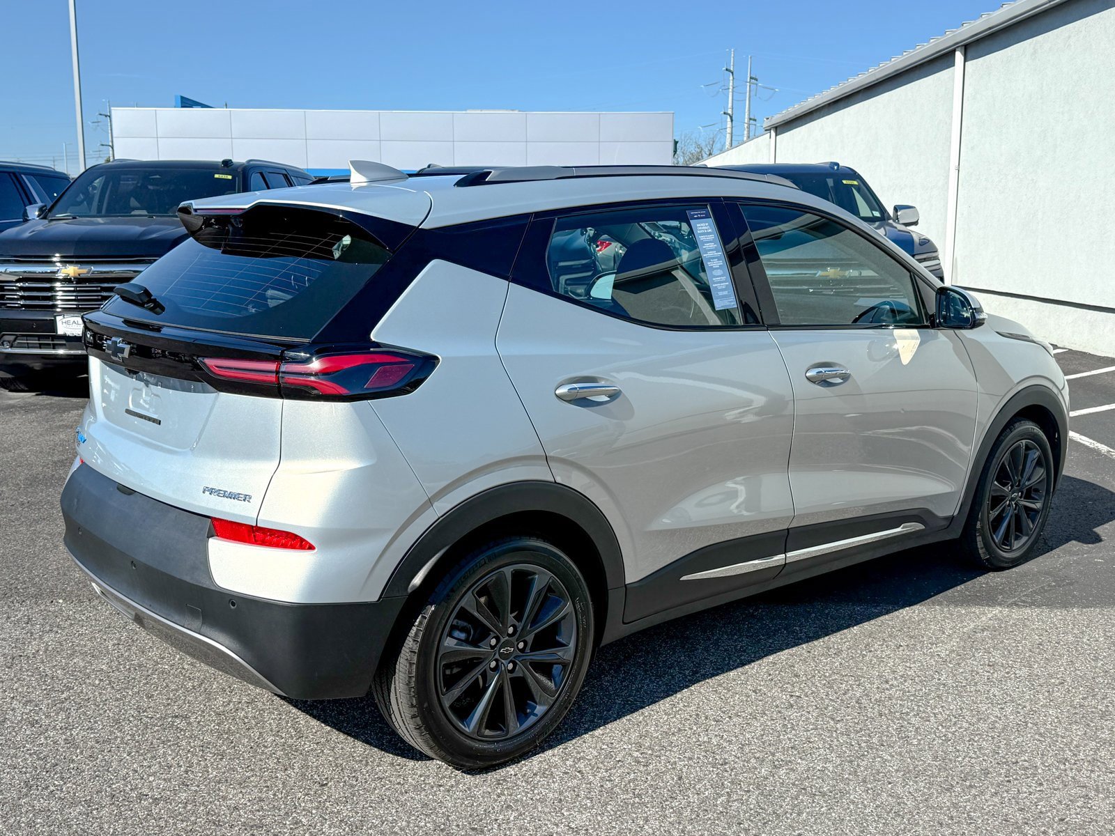 Used 2022 Chevrolet Bolt EUV Premier w/ Launch Edition image 11