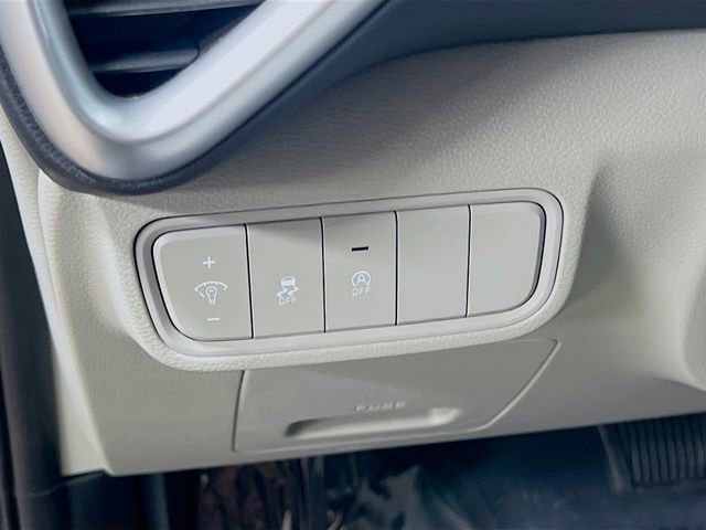 Certified 2025 Kia Soul LX w/ LX Technology Package FWD image 10