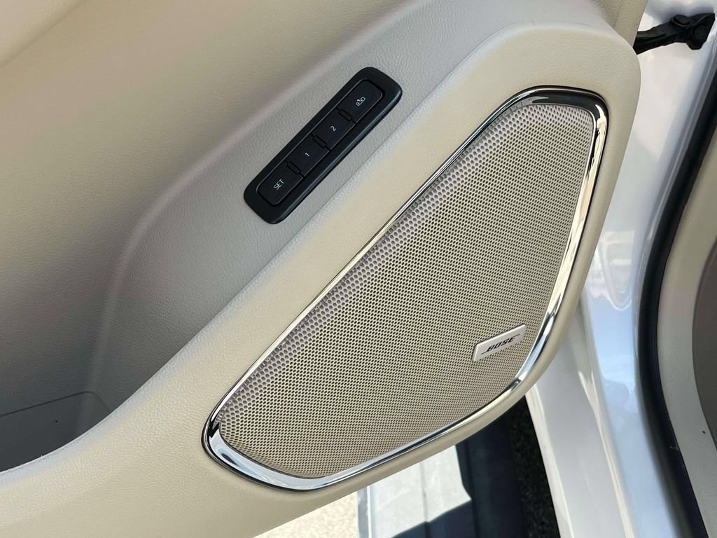Certified 2020 GMC Yukon XL Denali w/ Denali Premium Package AWD/4WD image 29