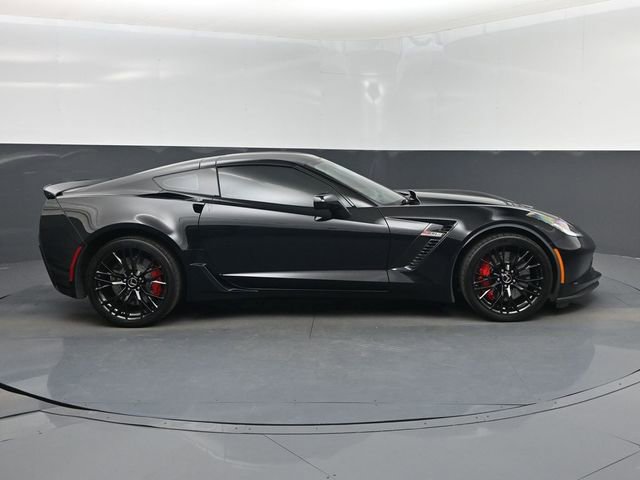 Used 2015 Chevrolet Corvette Z06 w/ 3LZ Preferred Equipment Group RWD image 2