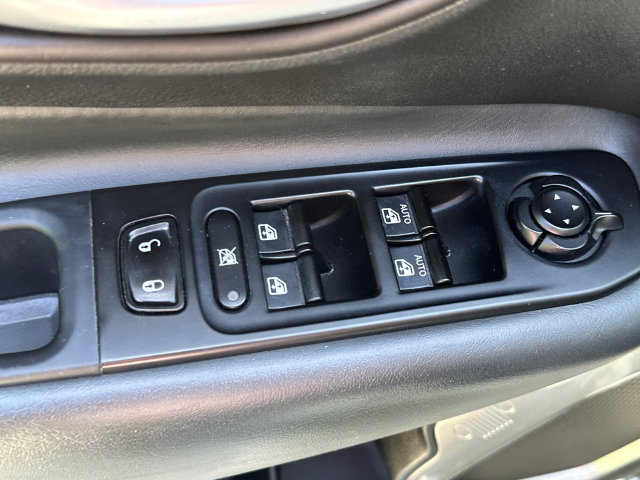 Used 2022 Jeep Renegade Latitude AWD/4WD image 22