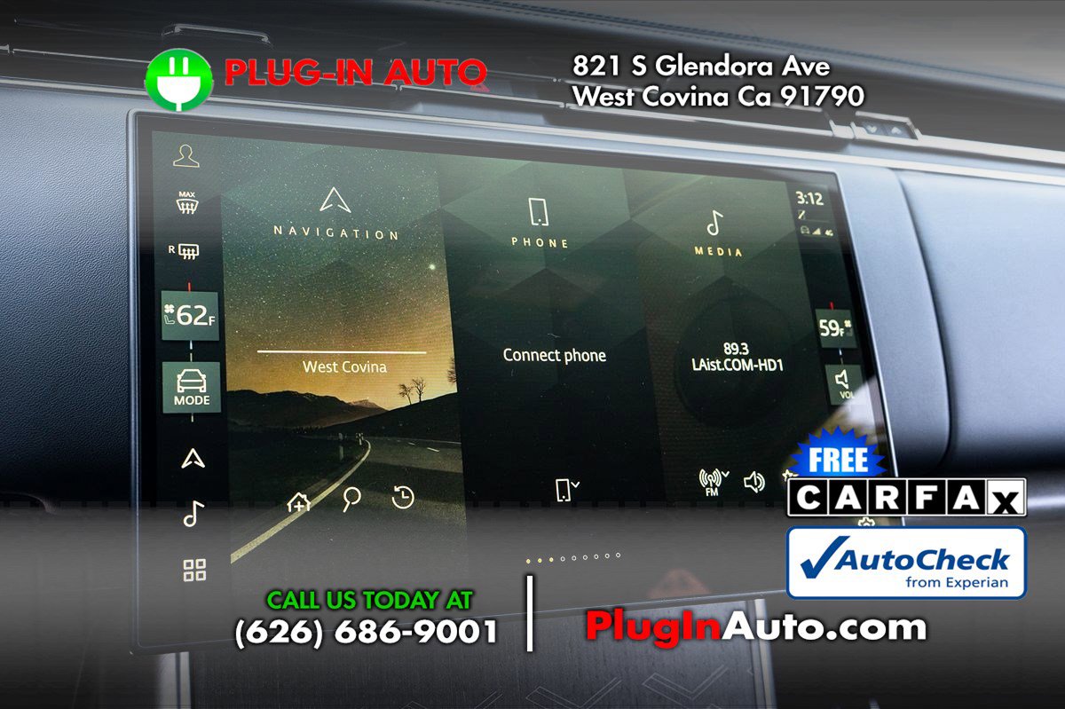 Used 2025 Land Rover Range Rover SV image 30