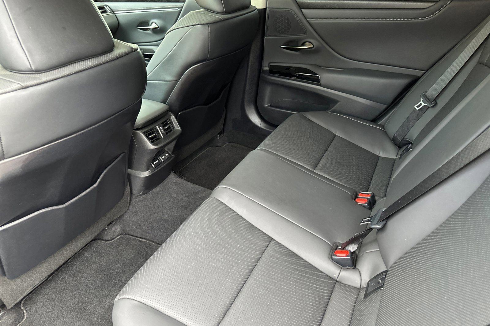 Certified 2024 Lexus ES 350 w/ Premium Package image 14