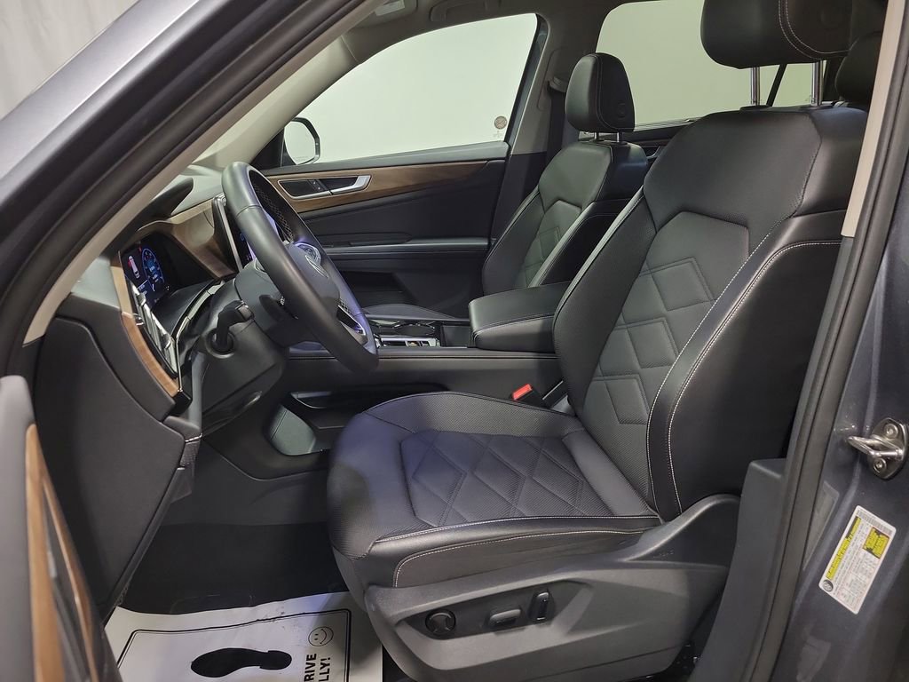 Used 2024 Volkswagen Atlas SE image 13
