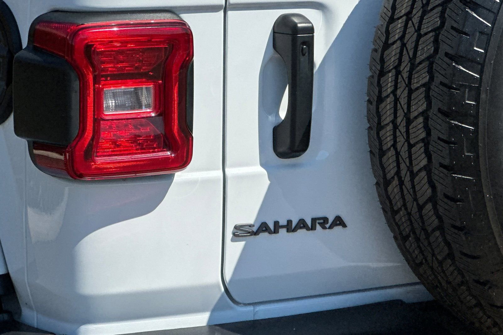Used 2025 Jeep Wrangler Sahara image 27