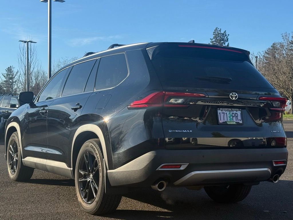 Used 2024 Toyota Grand Highlander image 3