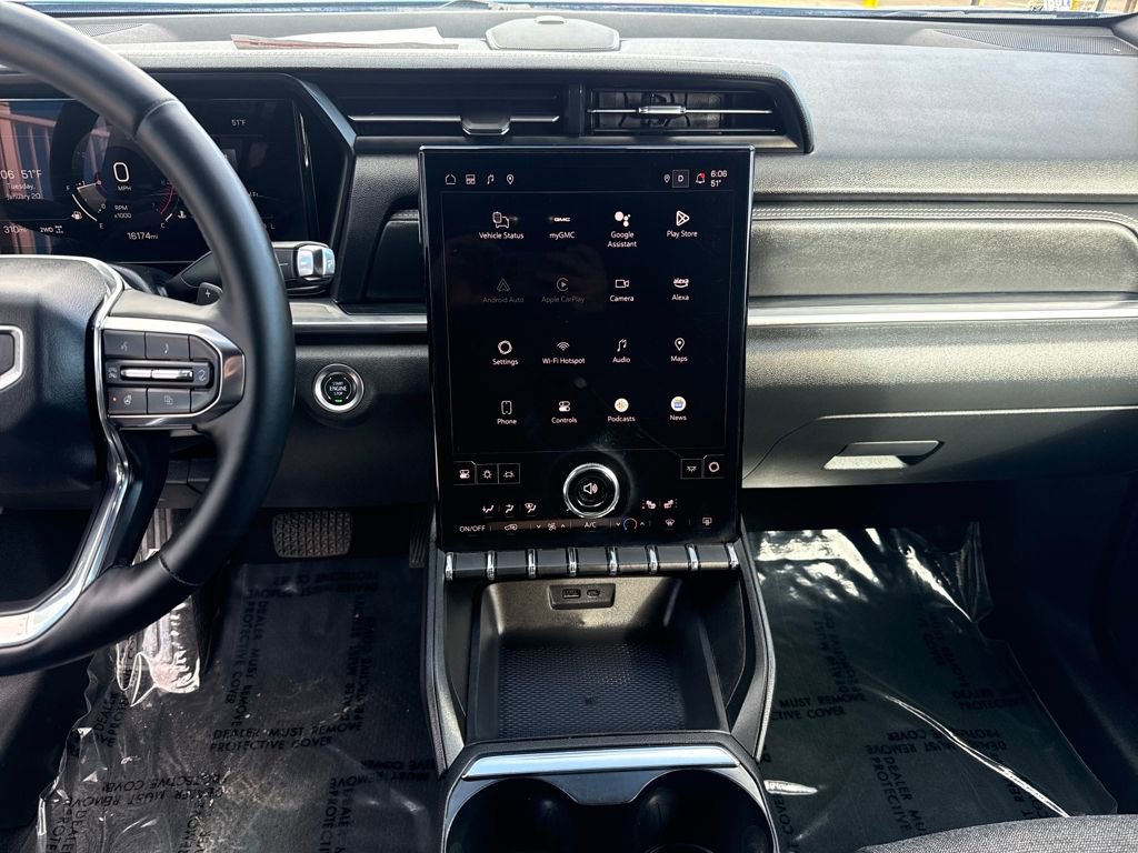 Used 2025 GMC Terrain Elevation image 17