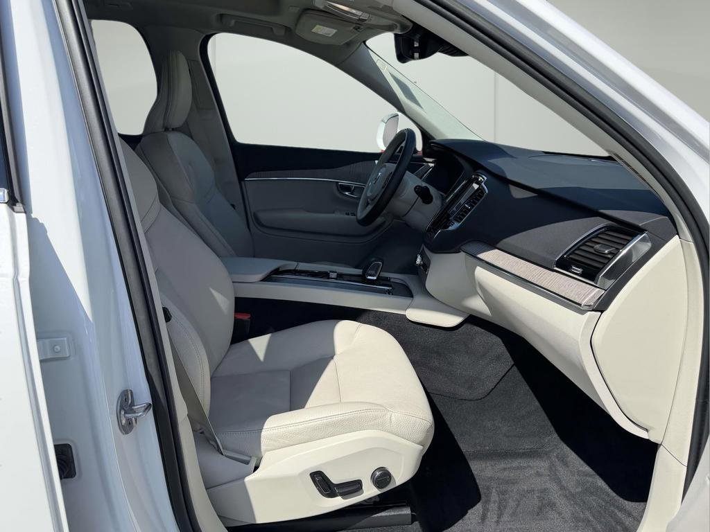 Used 2023 Volvo XC90 B6 Plus w/ Protection Package AWD/4WD image 11