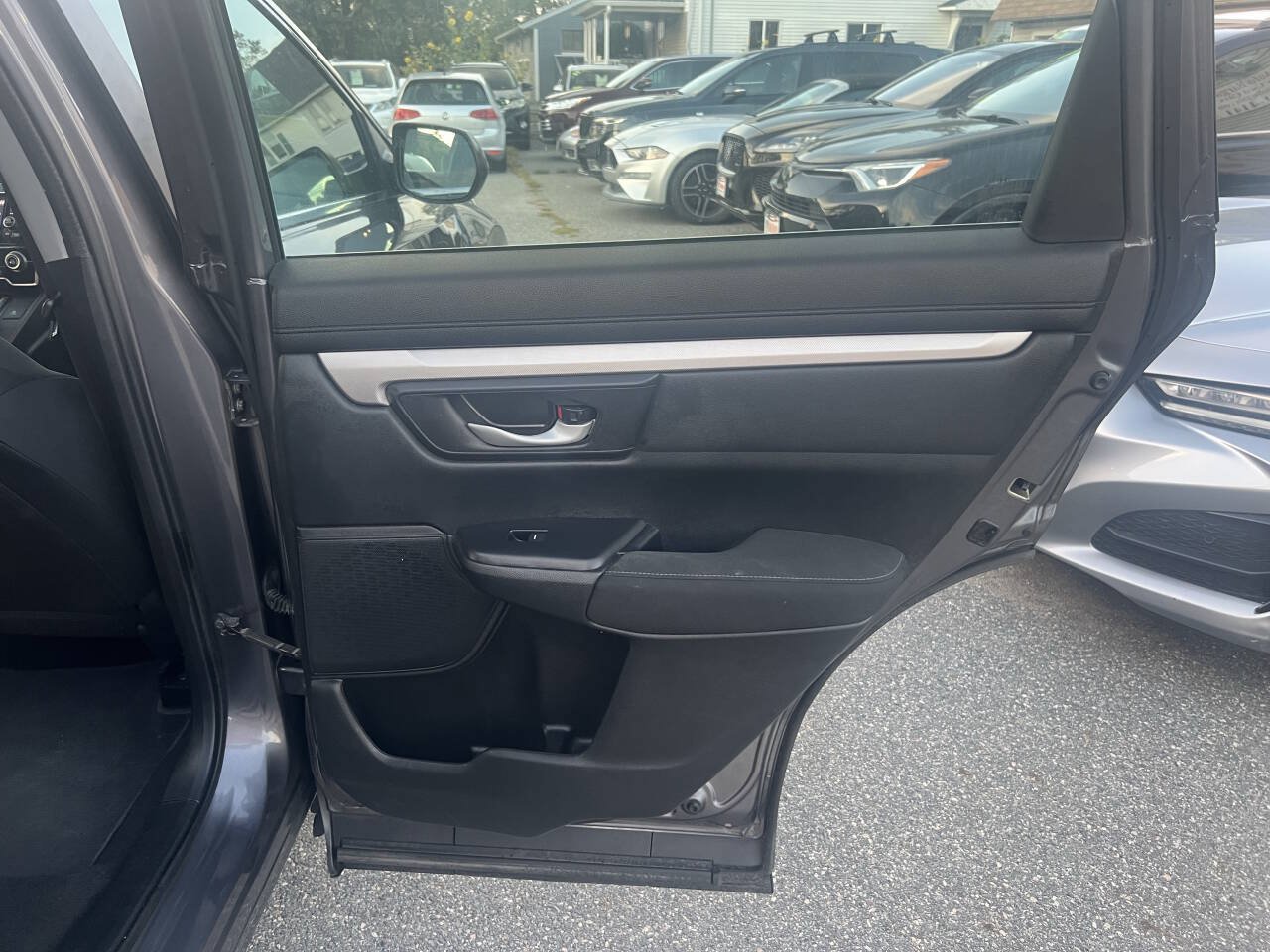 Used 2018 Honda CR-V LX image 16