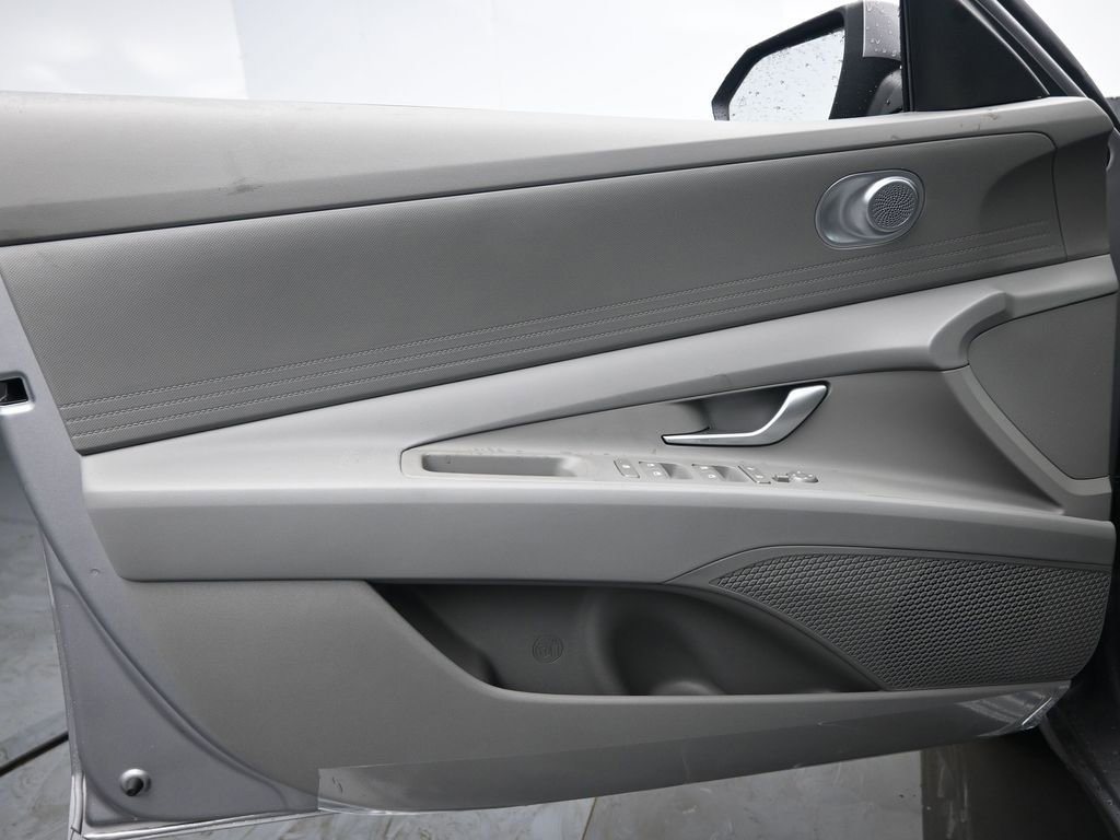 New 2026 Hyundai Elantra Hybrid FWD image 26
