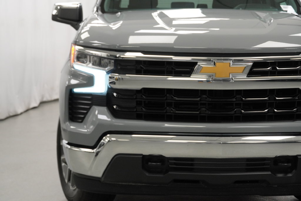 Certified 2024 Chevrolet Silverado 1500 LT AWD/4WD image 8