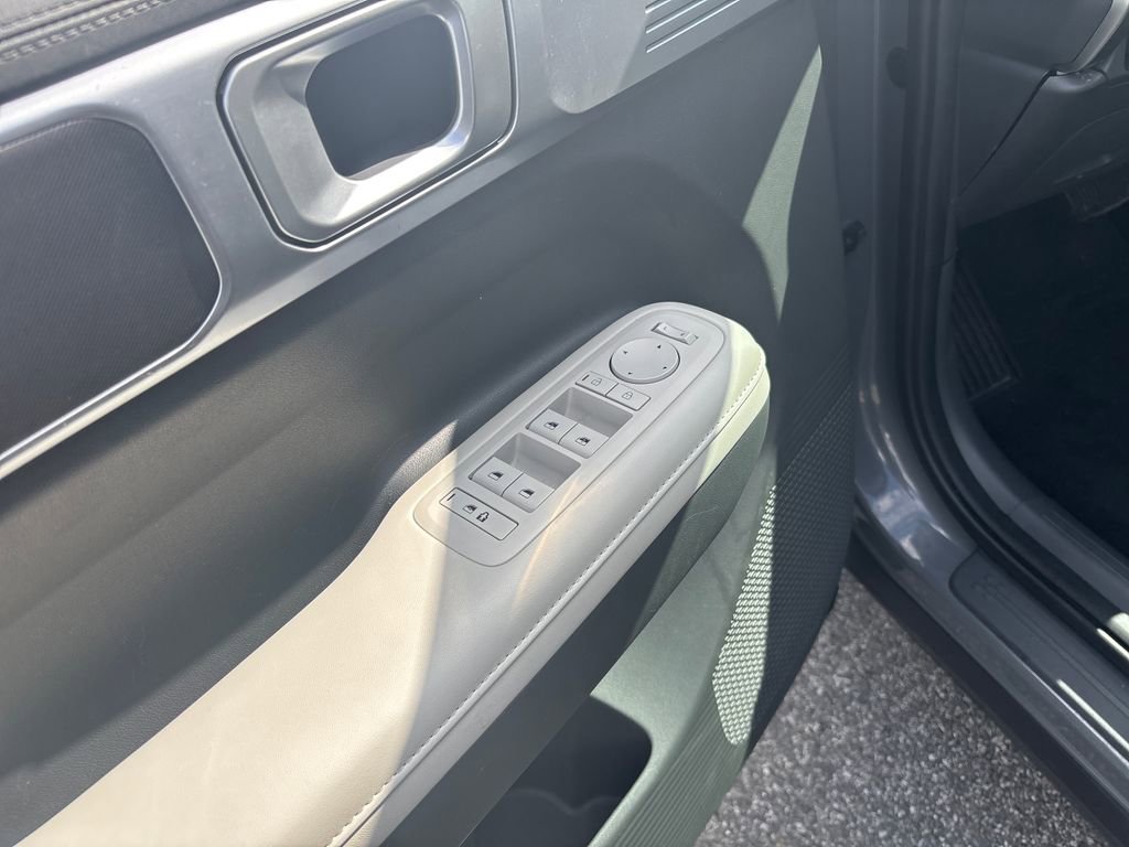 Used 2024 Hyundai Santa Fe SEL image 11