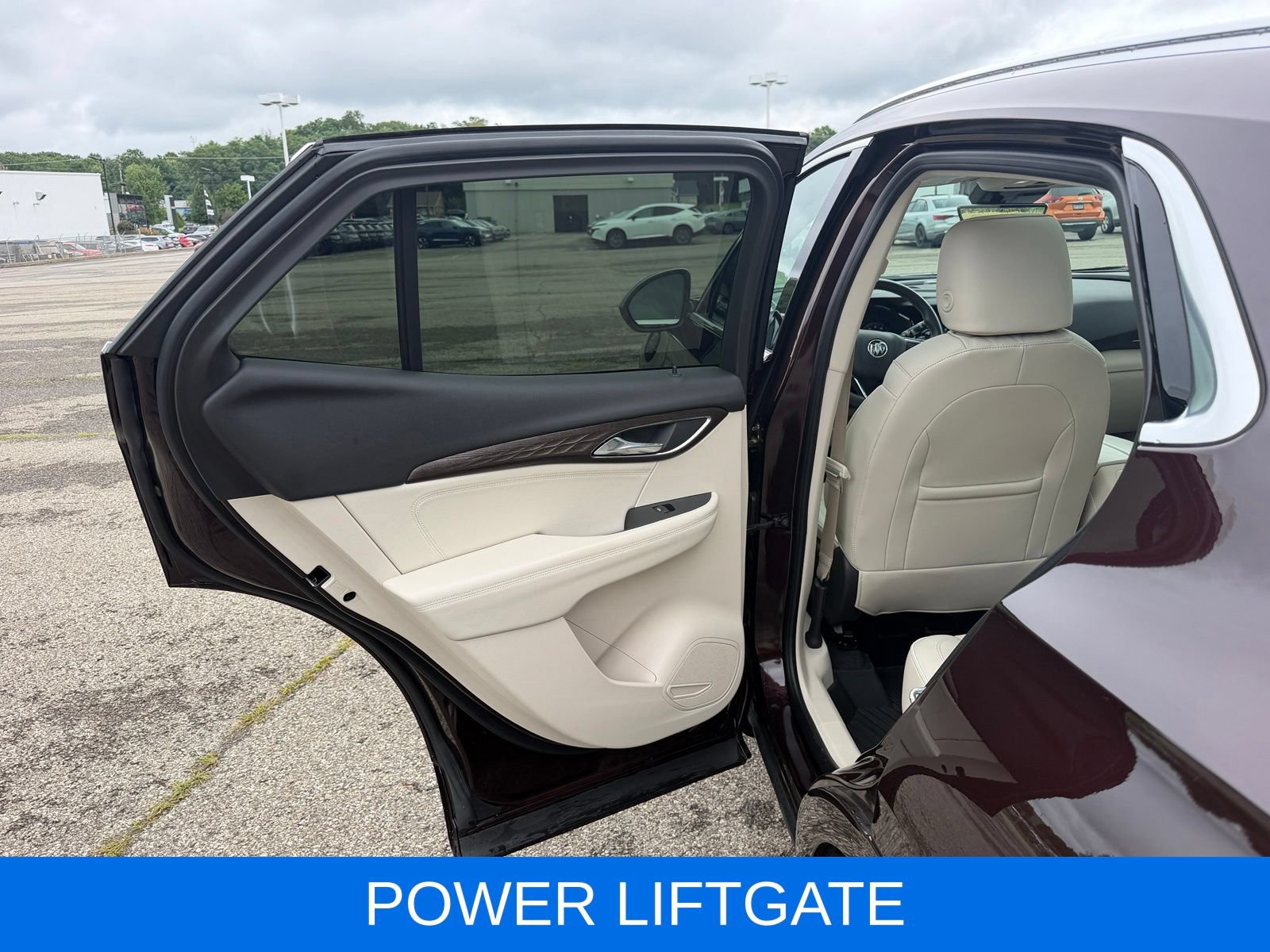Used 2023 Buick Envision Avenir AWD/4WD image 21
