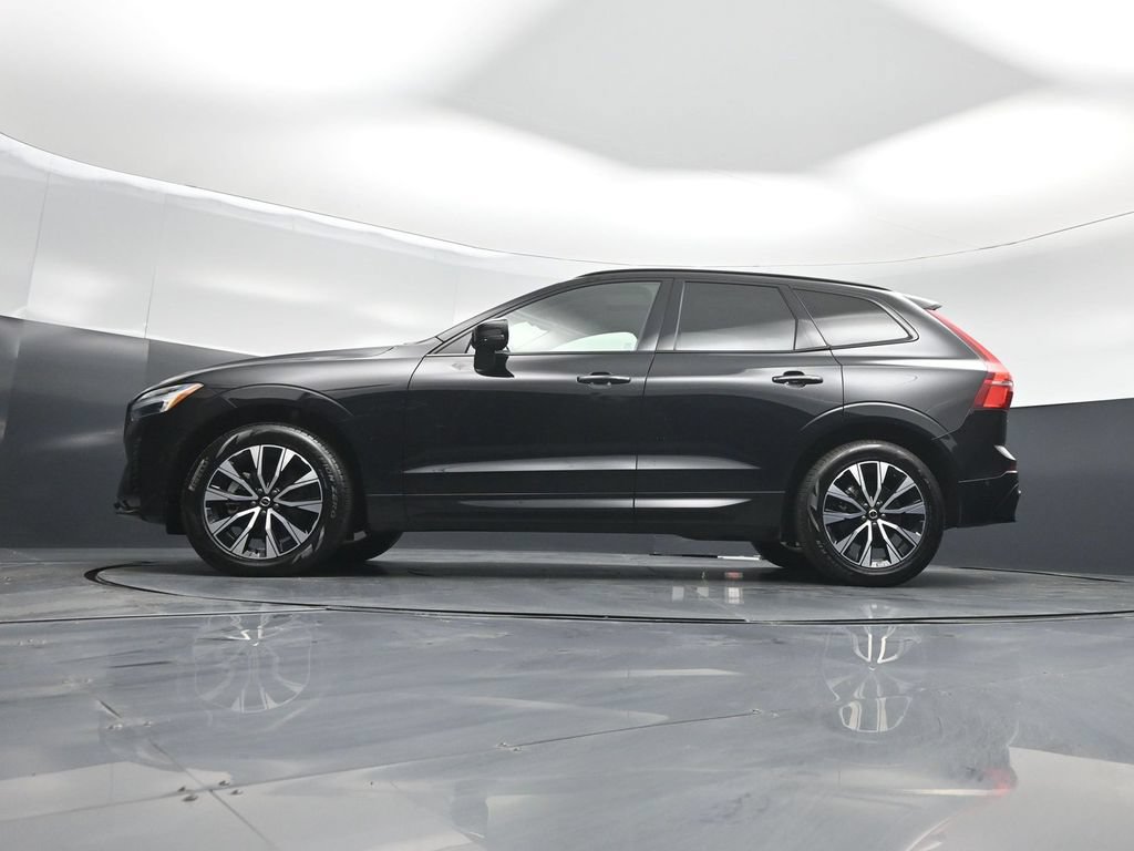 Used 2025 Volvo XC60 B5 Plus AWD/4WD image 51
