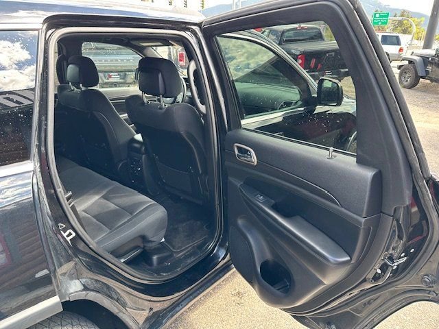 Used 2017 Jeep Grand Cherokee Laredo image 21