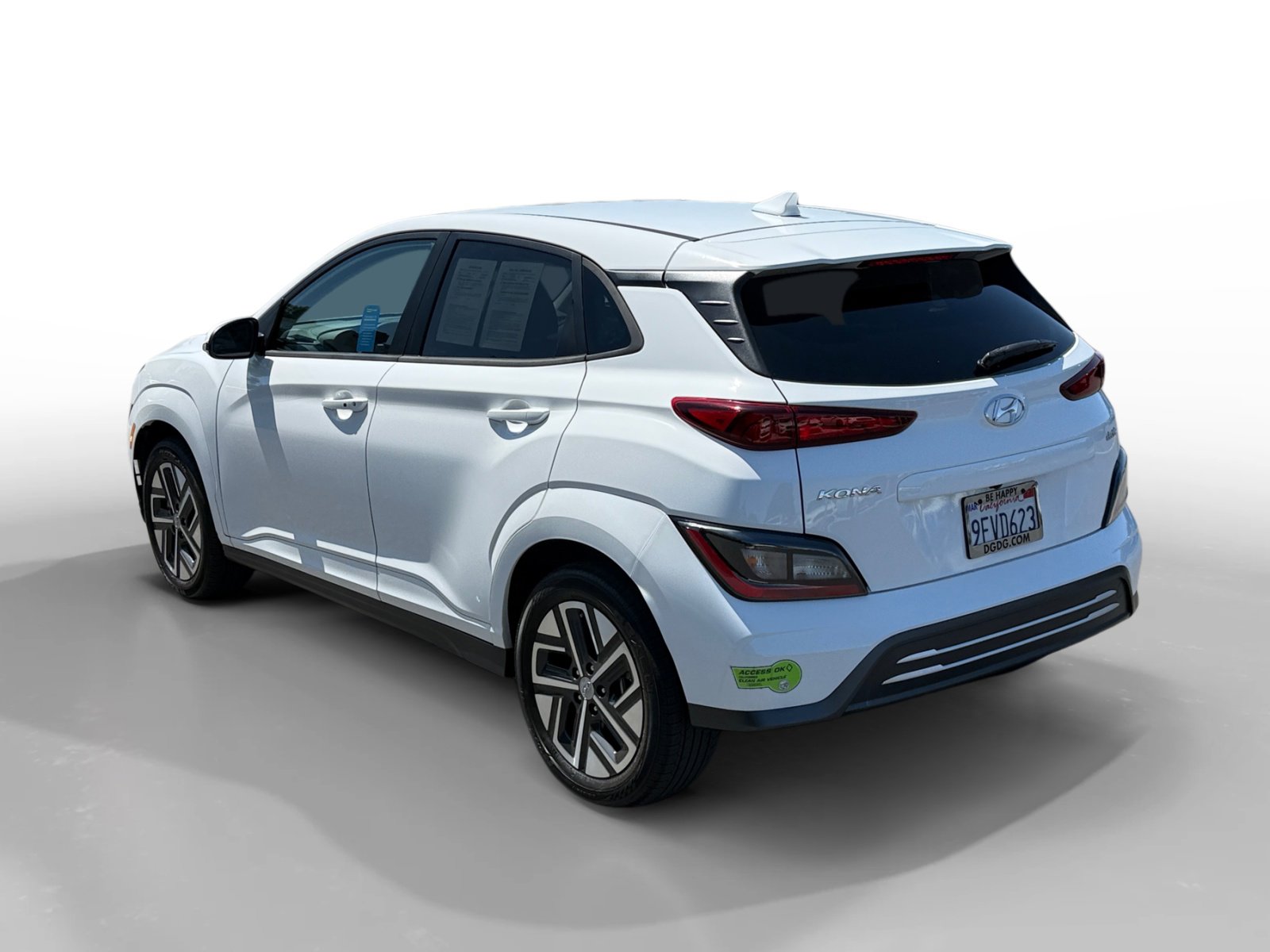 Certified 2023 Hyundai Kona SE w/ Cargo Package FWD image 3