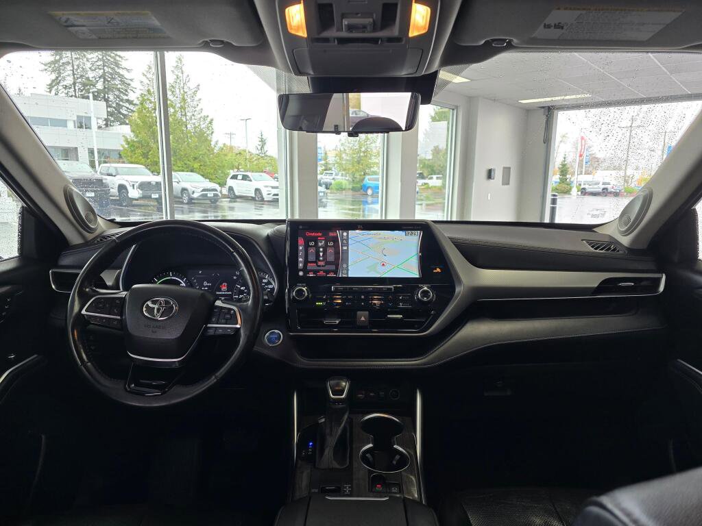 Used 2021 Toyota Highlander Platinum image 24