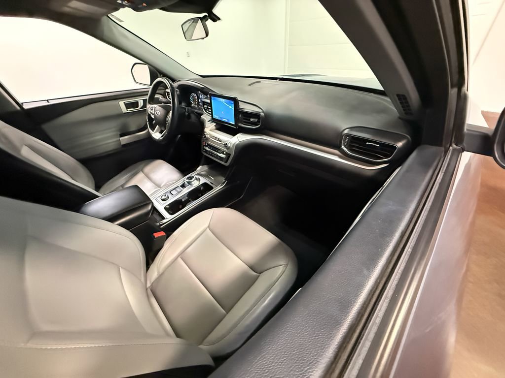 Used 2021 Ford Explorer XLT w/ Equipment Group 202A image 55