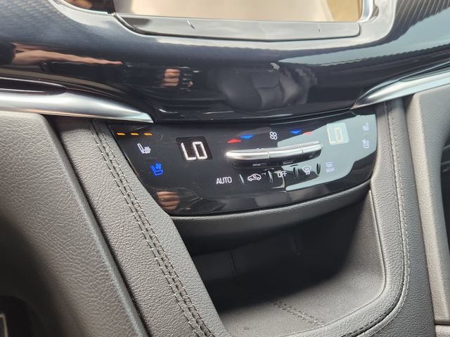 Used 2024 Cadillac XT6 Sport w/ Technology Package AWD/4WD image 16