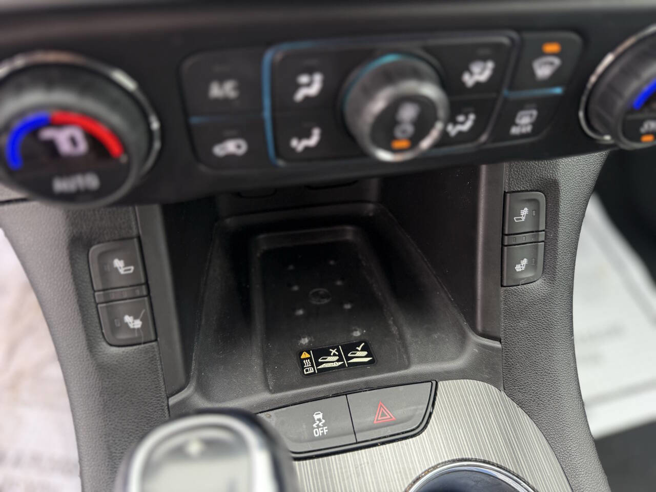 Used 2019 GMC Acadia SLT w/ LPO, Floor Liner Package image 16