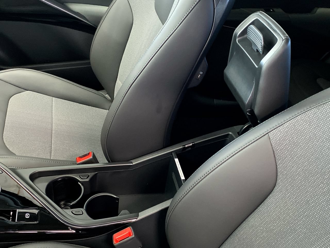 New 2026 Kia Niro Wind FWD image 28