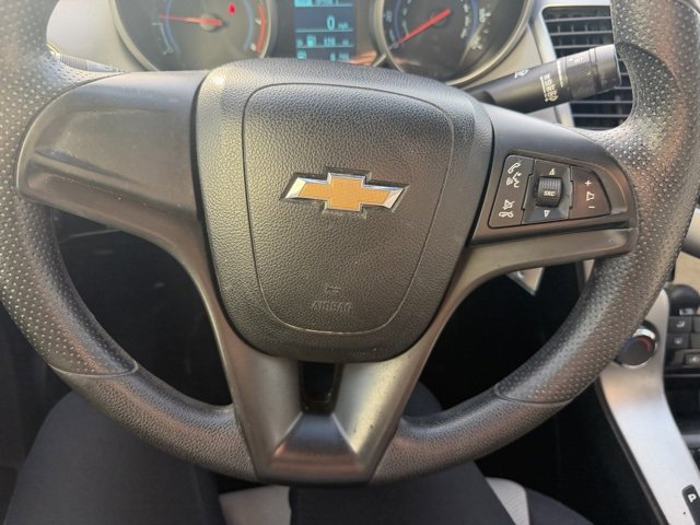 Used 2014 Chevrolet Cruze LS image 15