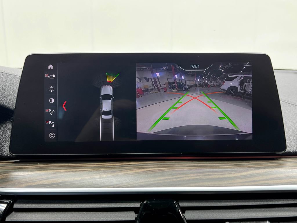 Used 2019 BMW M550i xDrive image 11