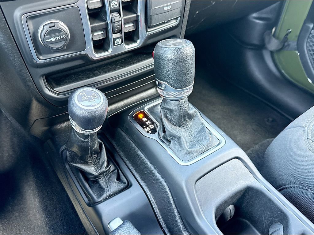 Used 2023 Jeep Wrangler Unlimited w/ Cold Weather Group image 18