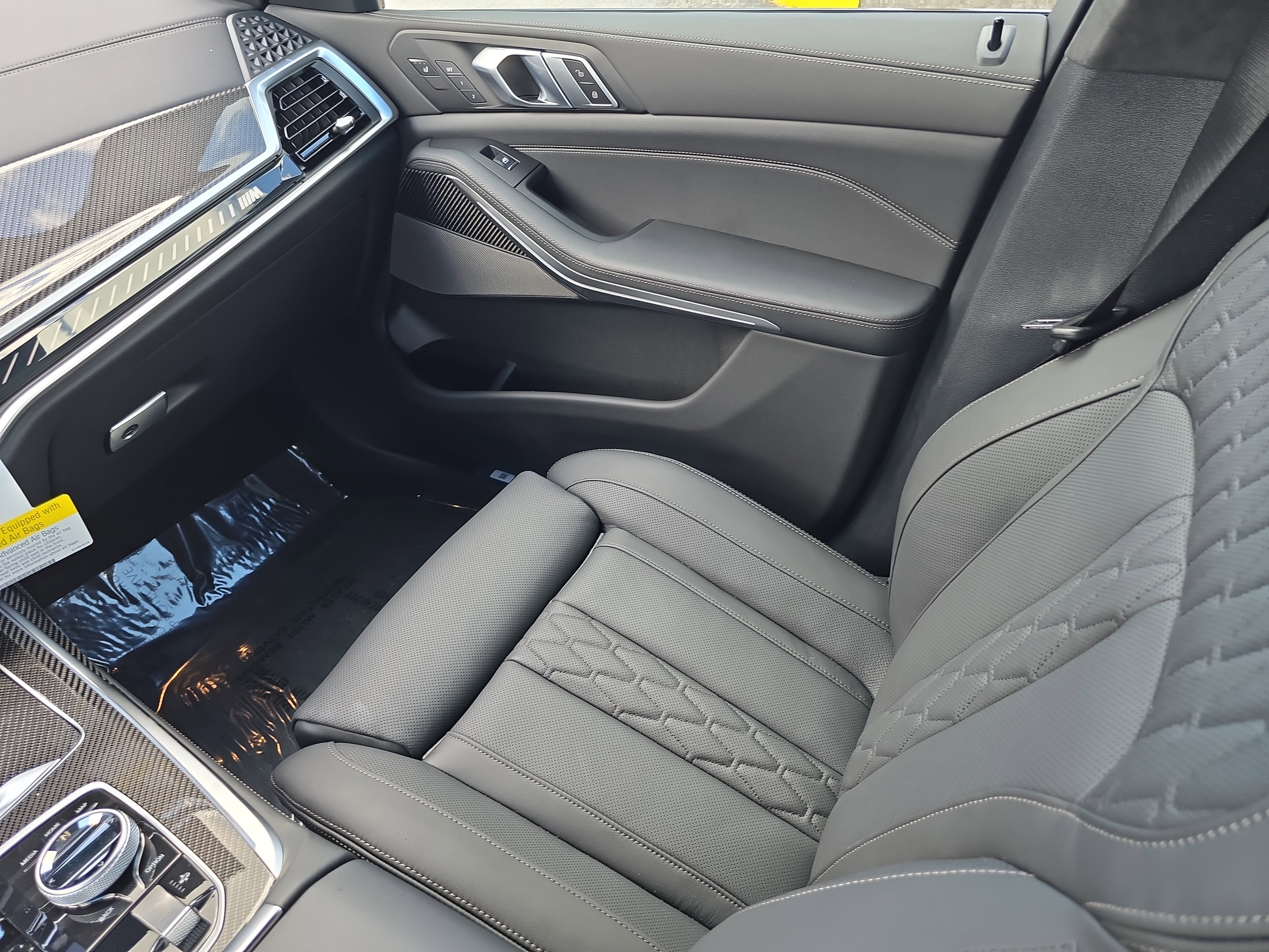 New 2026 BMW X7 M60i image 16