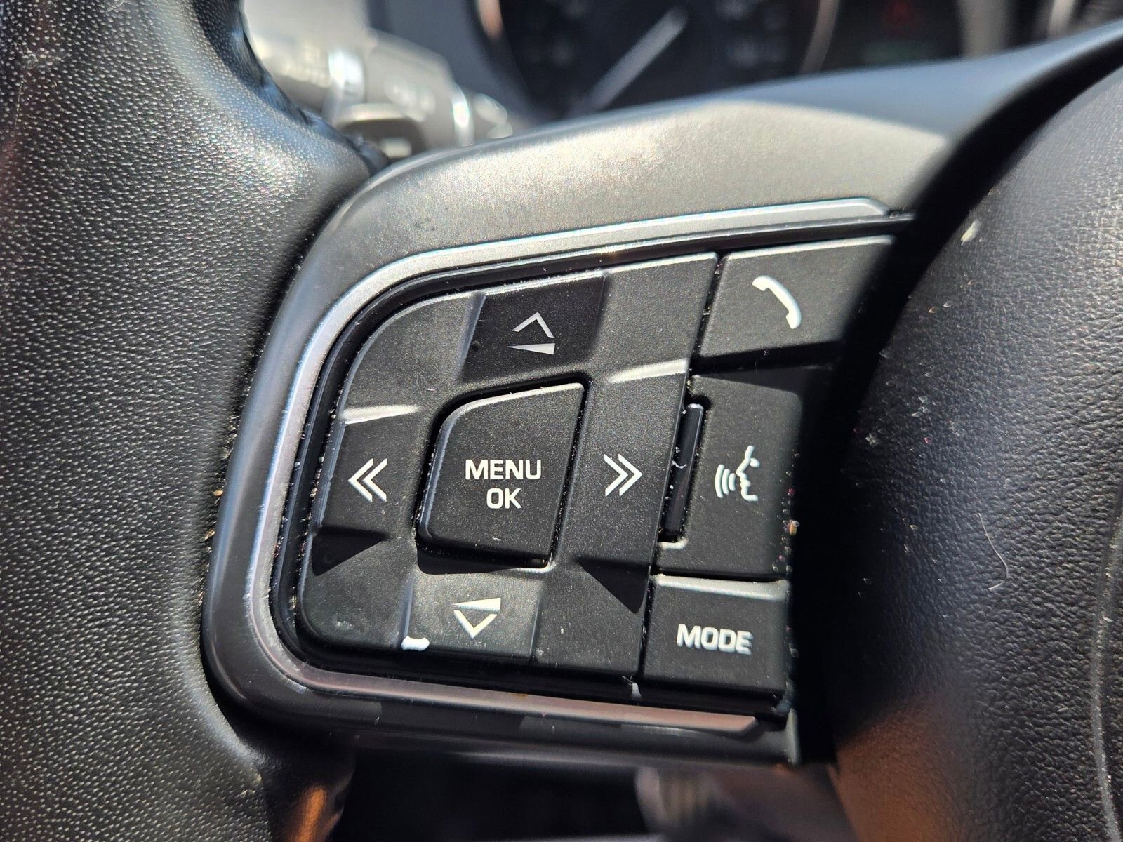 Used 2019 Jaguar F-PACE AWD/4WD image 26
