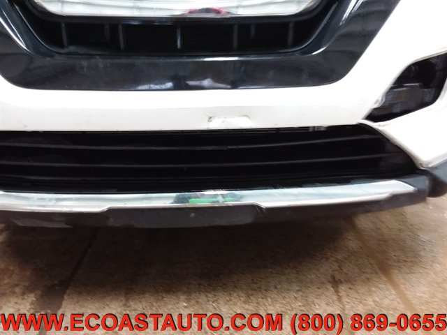 Used 2017 Nissan Rogue SV AWD/4WD image 19