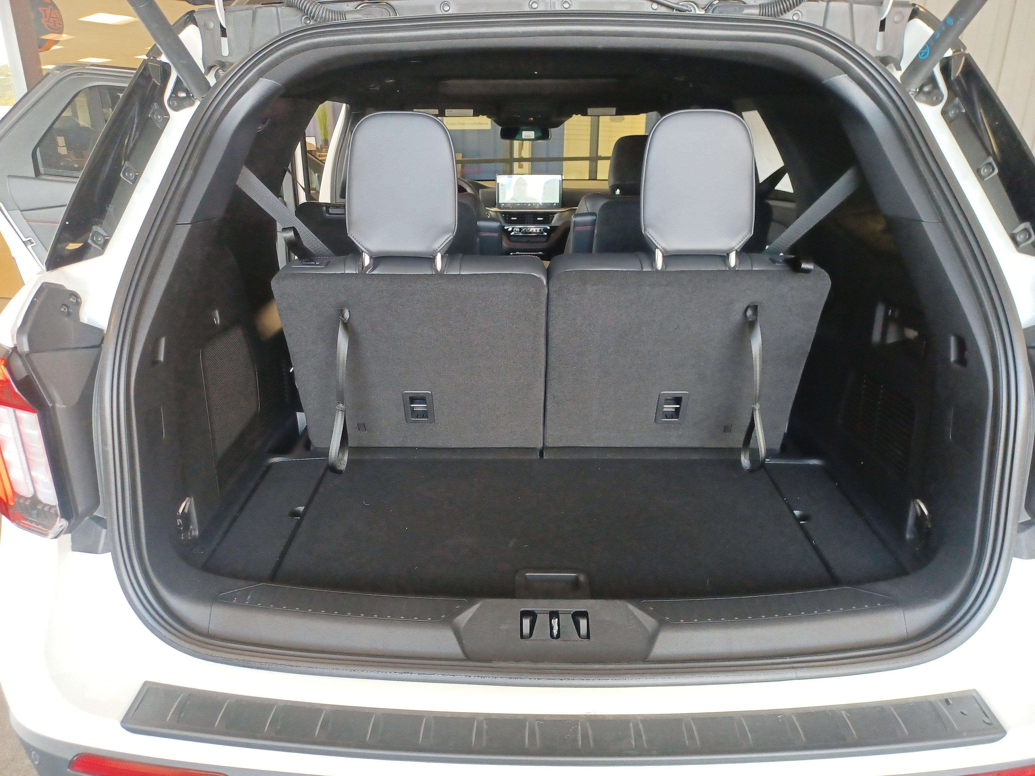 New 2025 Ford Explorer ST-Line w/ Premium Package image 17