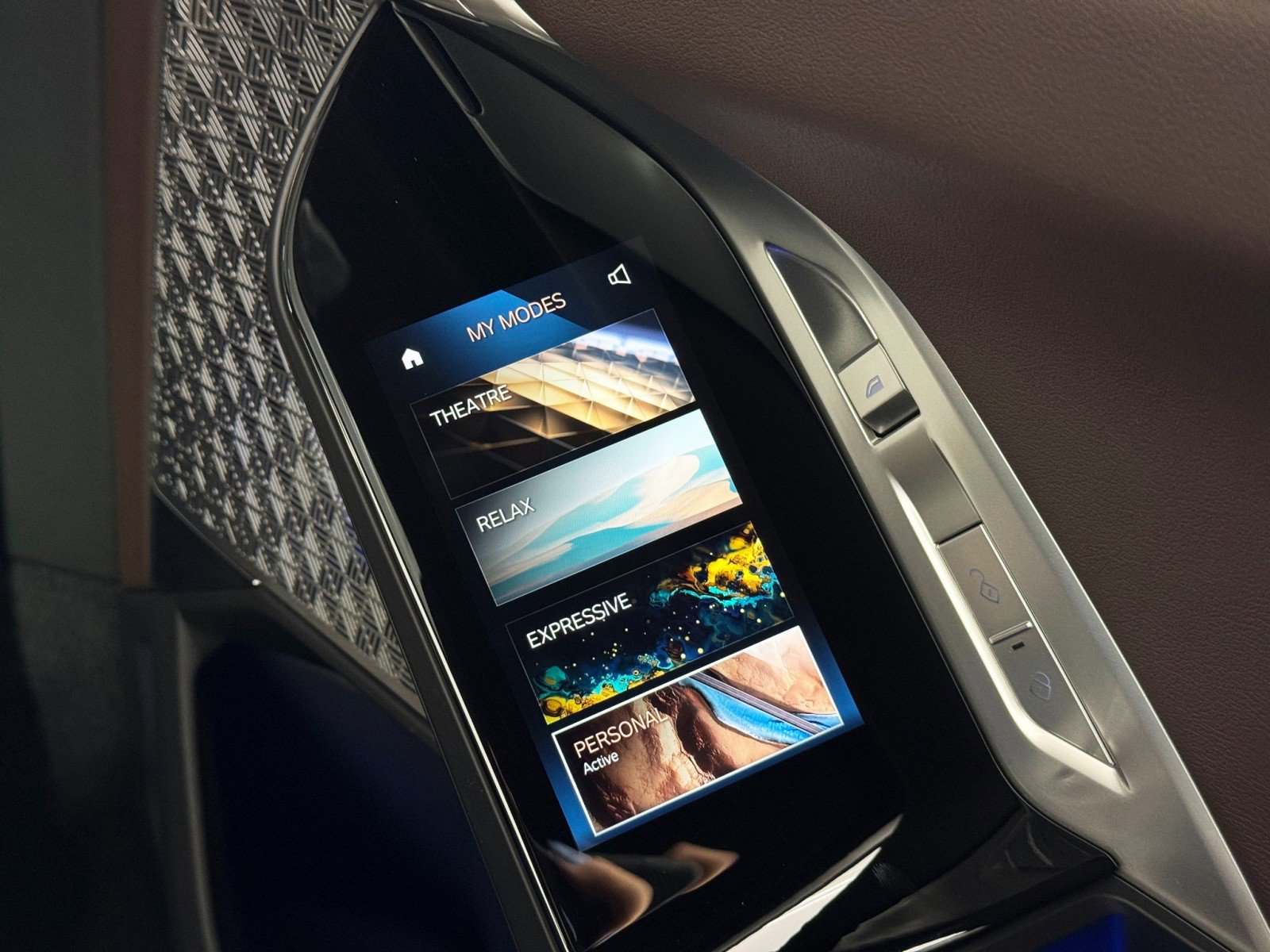 Used 2023 BMW i7 xDrive60 w/ Executive Package 2 image 39